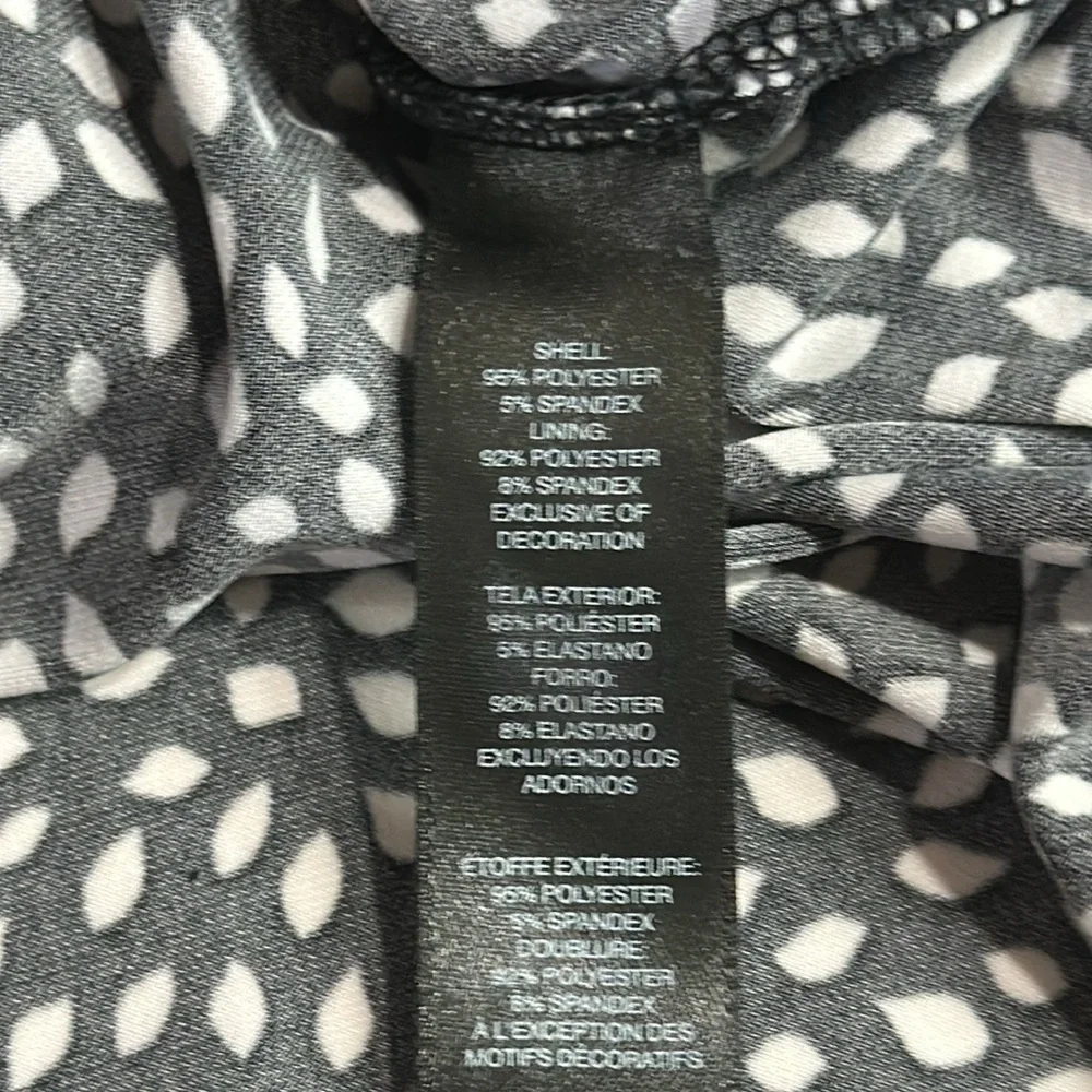 WHBM Black and White Bandage Style Blouse Size Small NWT - Picture 6 of 6